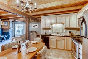 Fridge, microwave, oven, stovetop - Beautiful Views, Central location,  Hot tub and Club House F201 (Silverthorne)