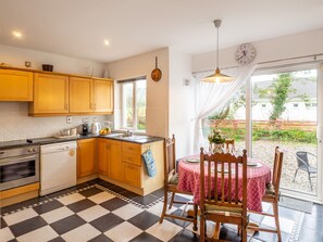 Refrigerador, microondas, horno y lavavajillas 