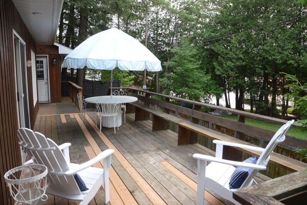Large deck with southwest exposure and lovely river views.
