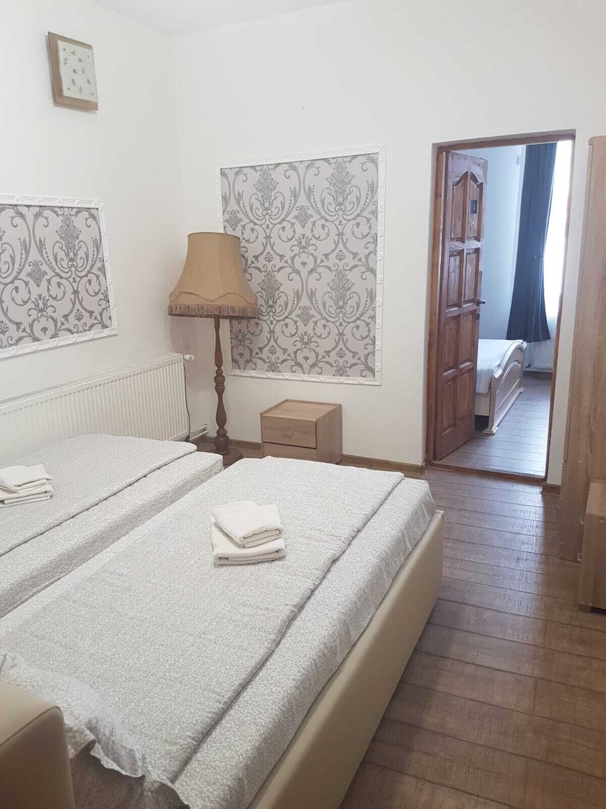 2 多间卧室、办公桌、熨斗/熨衣板、免费 WiFi