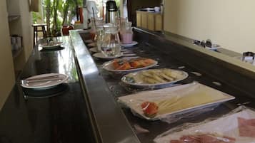 Tägliches inbegriffenes Frühstücksbuffet