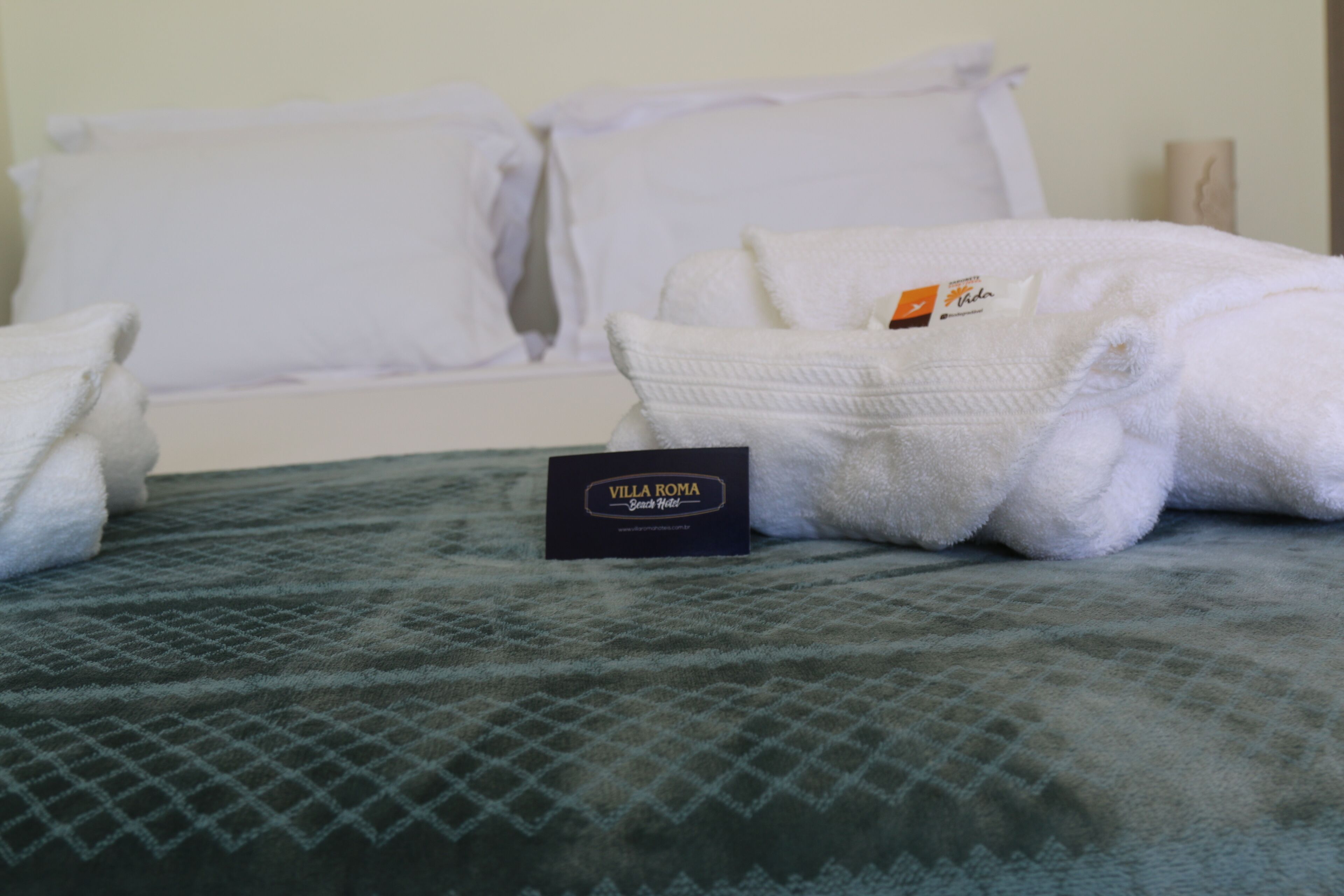 minibar, iron/ironing board, free wifi, bed sheets