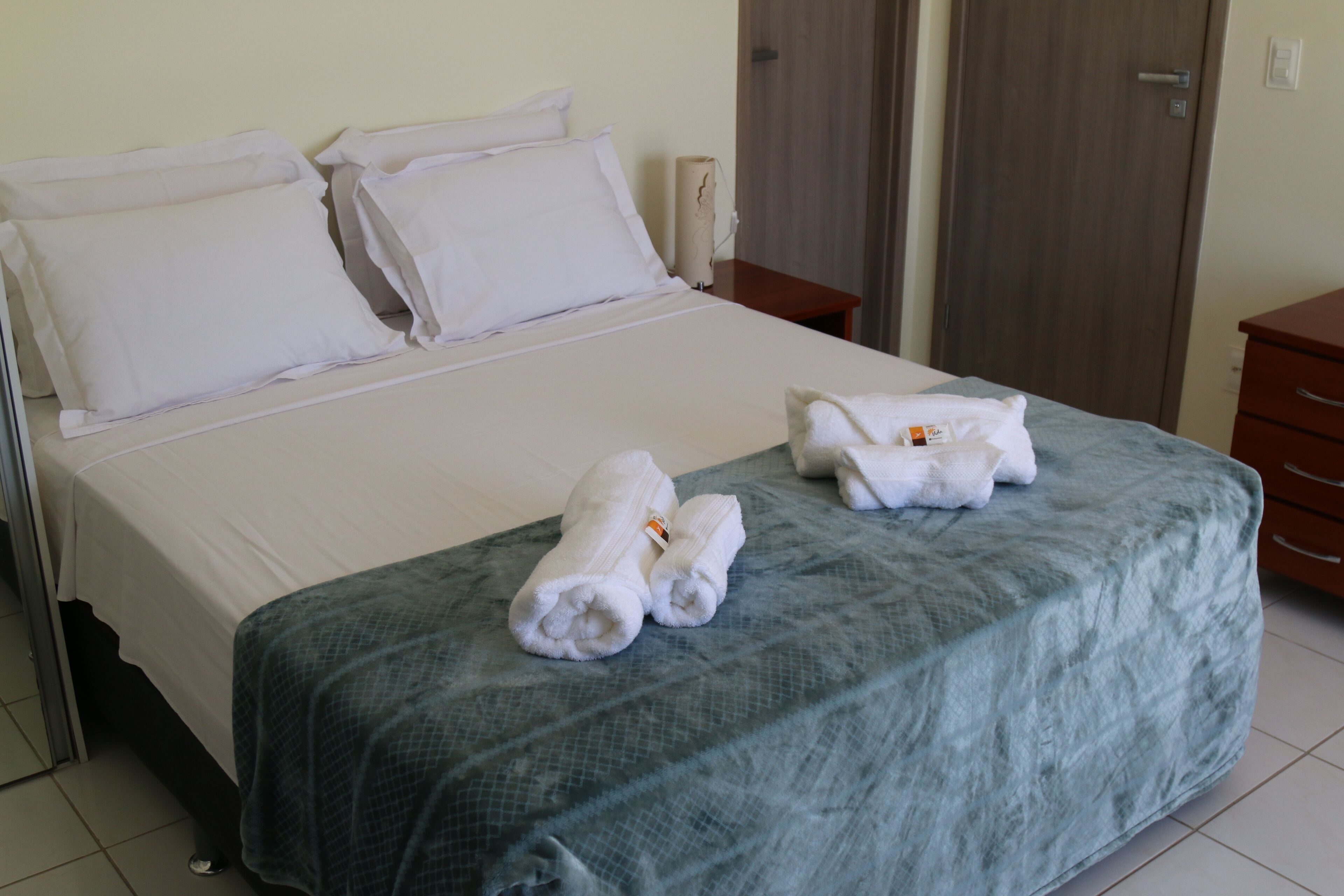 premium room | minibar, iron/ironing board, free wifi, bed sheets