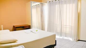 Minibar, iron/ironing board, free WiFi, bed sheets