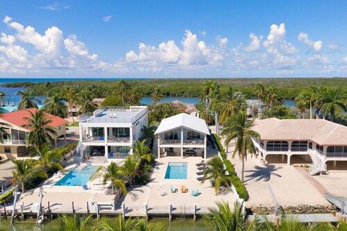 APRIL-MAY 2026 OPENING~25% off reg price! Ice Maker, pool, next 2 Sombrero Beach