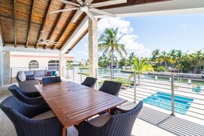 Outdoor dining - 399/NT~VACA PARADISE~CHEAPER THAN HOTEL~ ICE MACH~POOL~CLOSE TO BEACH-NO HLDY WK (Marathon)