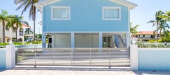 APRIL-MAY 2026 OPENING~25% off reg price! Ice Maker, pool, next 2 Sombrero Beach