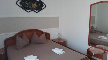 1 bedroom, desk, iron/ironing board, free WiFi