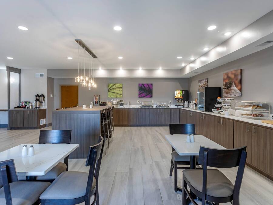 Buffet déjeuner gratuit tous les jours