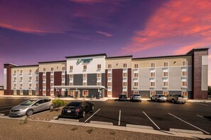 Exterior - Woodspring Suites Tucson South (Tucson)