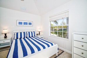 4 slaapkamers, een strijkplank/strijkijzer, gratis wifi, beddengoed