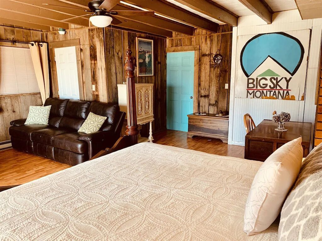 10 bedrooms, iron/ironing board, travel crib, WiFi