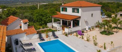 Outdoor pool, a heated pool