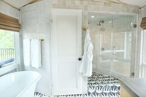 Bathroom - Big Dipper Safari Tent at Wahwahtaysee Resort on the San Marcos River (Kingsbury)