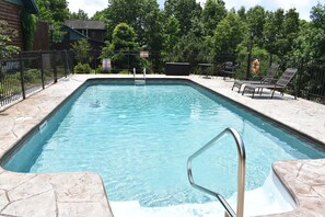 Pool - COZY CABIN FOR TWO- MIN. TO BRANSON-HOT TUB-BRKFST-WINERY-BREWERY (Walnut Shade)