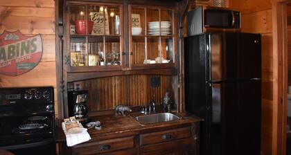 COZY CABIN FOR TWO- MIN. TO BRANSON-HOT TUB-BRKFST-WINERY-BREWERY