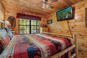1 bedroom, iron/ironing board, free WiFi, bed sheets - Caught You Peeking | Cozy Romantic Getaway with Hot Tub (Sevierville)