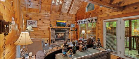 Chimenea, reproductor de DVD y futbolito