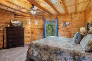 2 bedrooms, iron/ironing board, bed sheets - Heavenly View... 2 Bed/2 Bath, pool access, hot tub (Sevierville)
