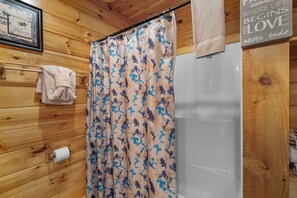 Bathroom - Heavenly View... 2 Bed/2 Bath, pool access, hot tub (Sevierville)