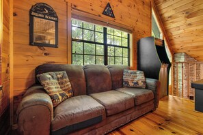TV, fireplace, video games, video library - 2 Bedroom/2 Bathroom Cabin, PRIVATE! (Sevierville)