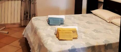 1 Schlafzimmer, Bügeleisen/Bügelbrett, kostenloses WLAN, Bettwäsche