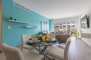 Dining - Modern Living in the Heart of Aruba with view (Oranjestad)