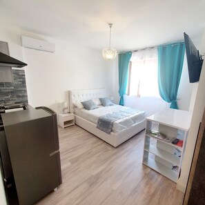 1 bedroom, free WiFi, bed sheets