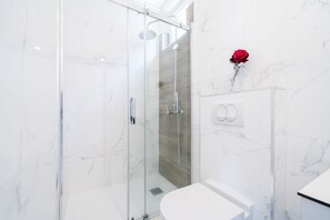 Hair dryer, towels - Apartments Tayra - Superior Studio with Balcony (BR1) (Dubrovnik)