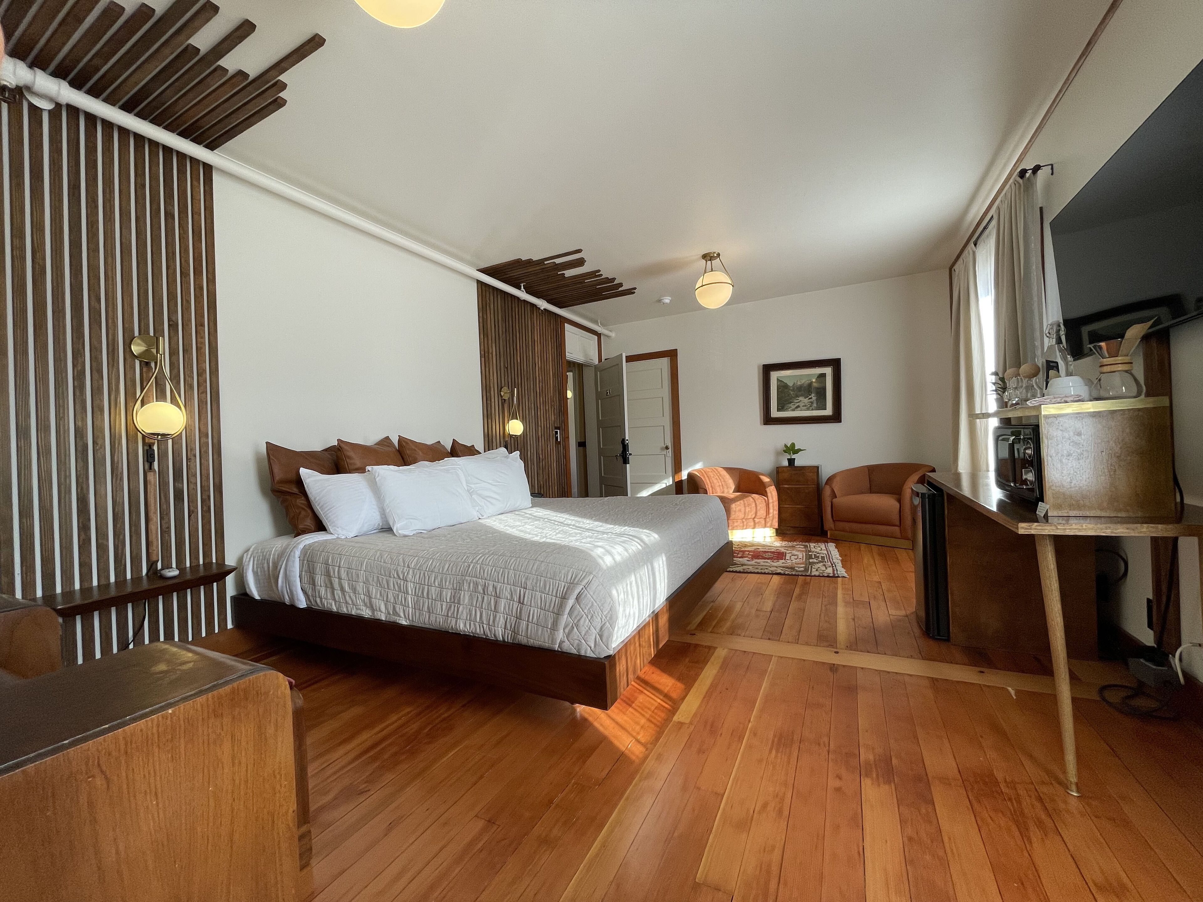 premium room | minibar, blackout curtains, free wifi, bed sheets