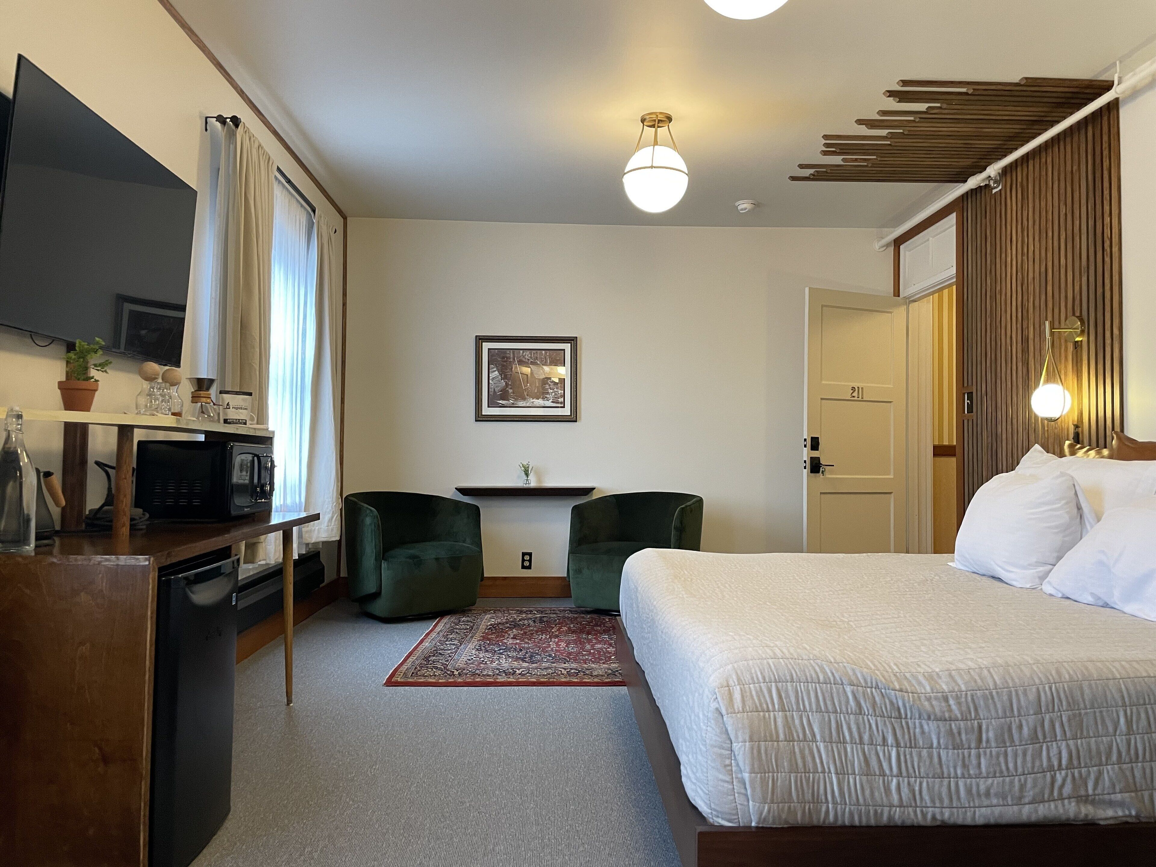 premium room | minibar, blackout curtains, free wifi, bed sheets