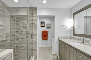 Shower, rainfall showerhead, hair dryer, towels - Beachfront 3/2 Penthouse Lido Key Beautiful Views! (Sarasota)