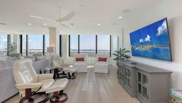 Smart TV, stereo
