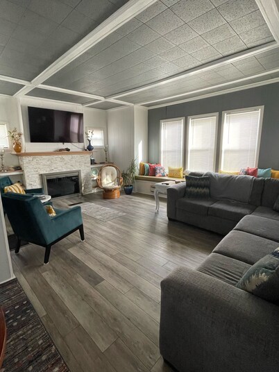 Family GET AWAY steps from the beach!