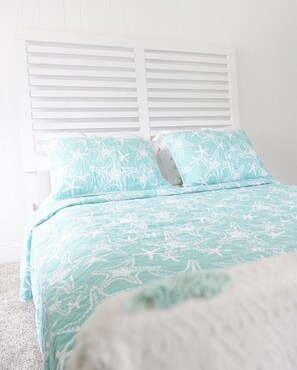 5 bedrooms, iron/ironing board, free WiFi, bed sheets - Family GET AWAY steps from the beach! (Atlantic City)