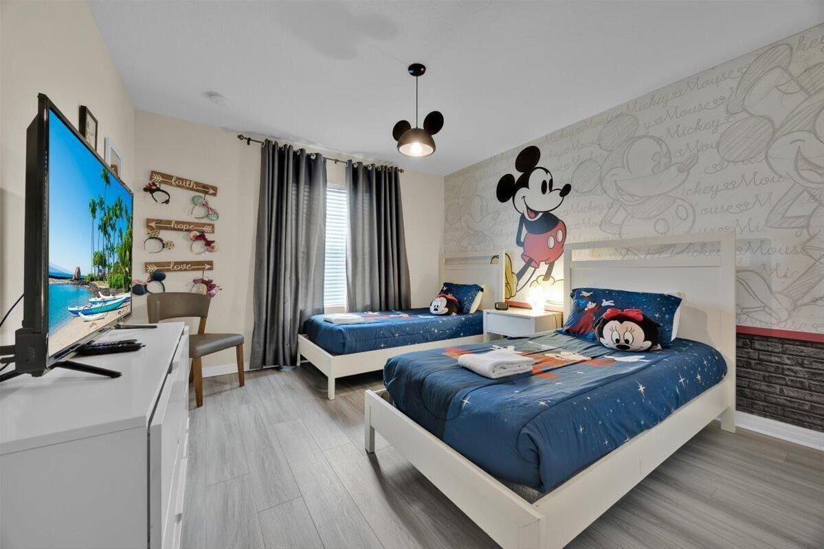 2nd Floor Mickey Room (2 Twin Size Beds)
