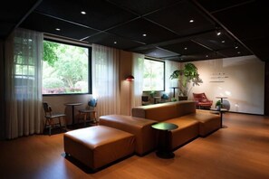 Lobby-Lounge