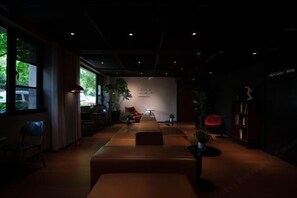 Lobby-Lounge