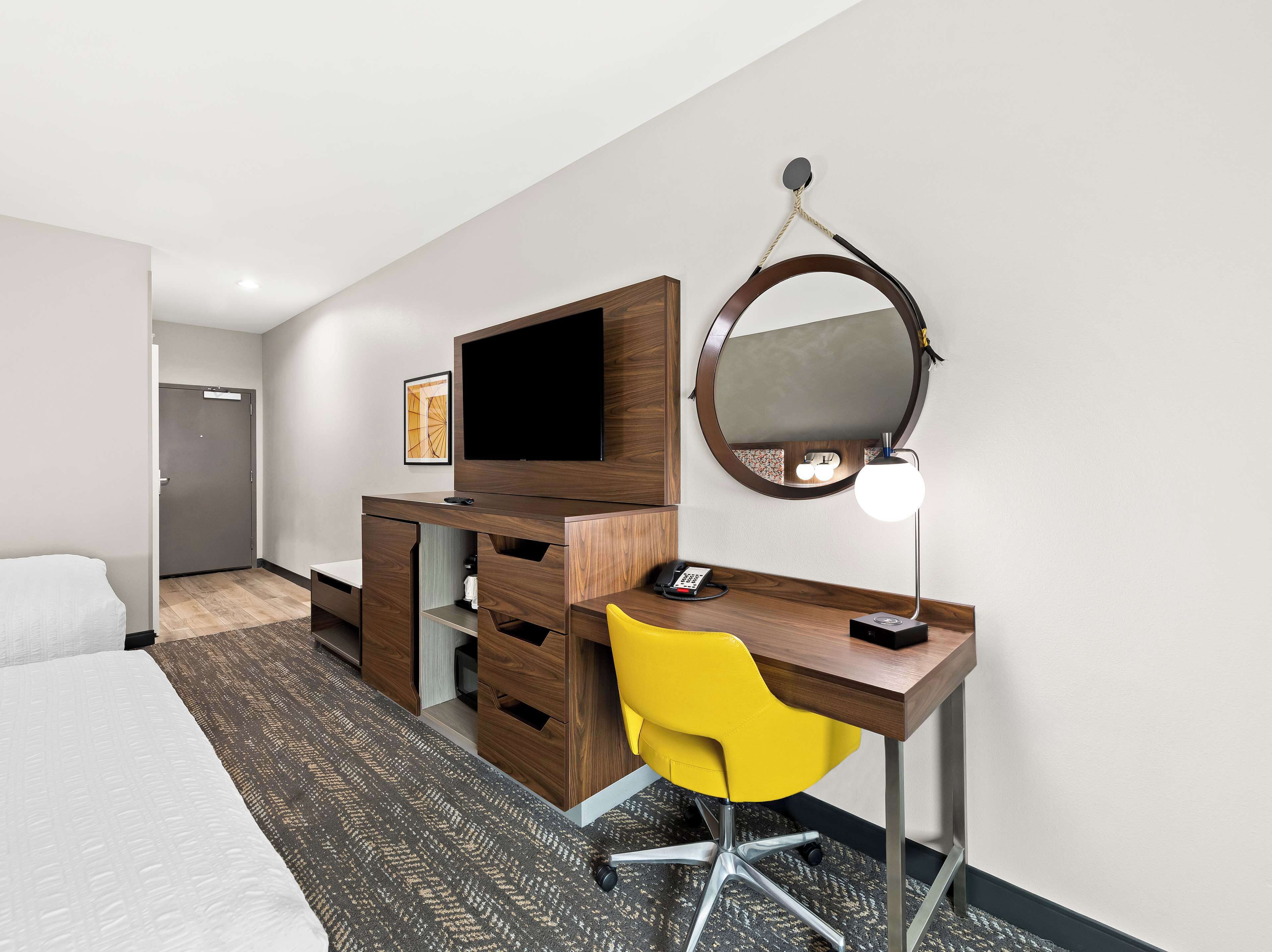 premium bedding, down duvets, pillow-top beds, desk