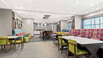 Dagelijks ontbijtbuffet inbegrepen