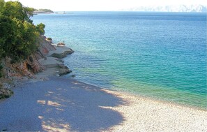 Beach nearby - Gorgeous apartment in Senj with house sea view (Senj)