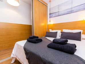 1 bedroom, iron/ironing board, free Internet, bed sheets