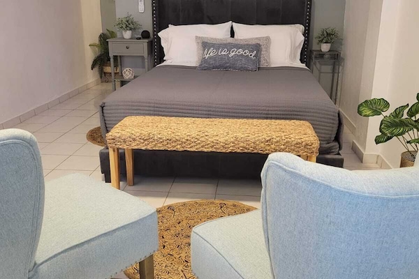 Deluxe Single Room | Blackout drapes, iron/ironing board, WiFi (free), bed sheets