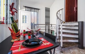 Dining - Nice apartment in Karlobag with WiFi (Karlobag)