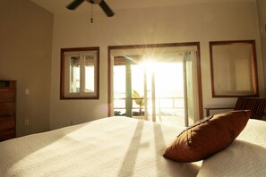 In-room safe, iron/ironing board, free WiFi, bed sheets - SeaCasa, the spectacular water-front home overlooking the reef (West End)