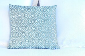 2 bedrooms, bed sheets - Beautiful 2 bedroom apartment in the center (Teatro) (Alacant/Alicante)