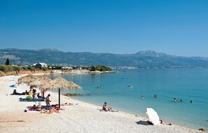 Beach - Lovely home in Kastel Stafilic (Kastel Stafilic)