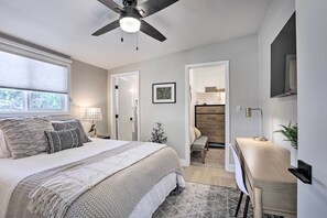 3 bedrooms, laptop workspace, iron/ironing board, internet - Hot Tub, Fire Pit: Midtown Reno Oasis! (Reno)