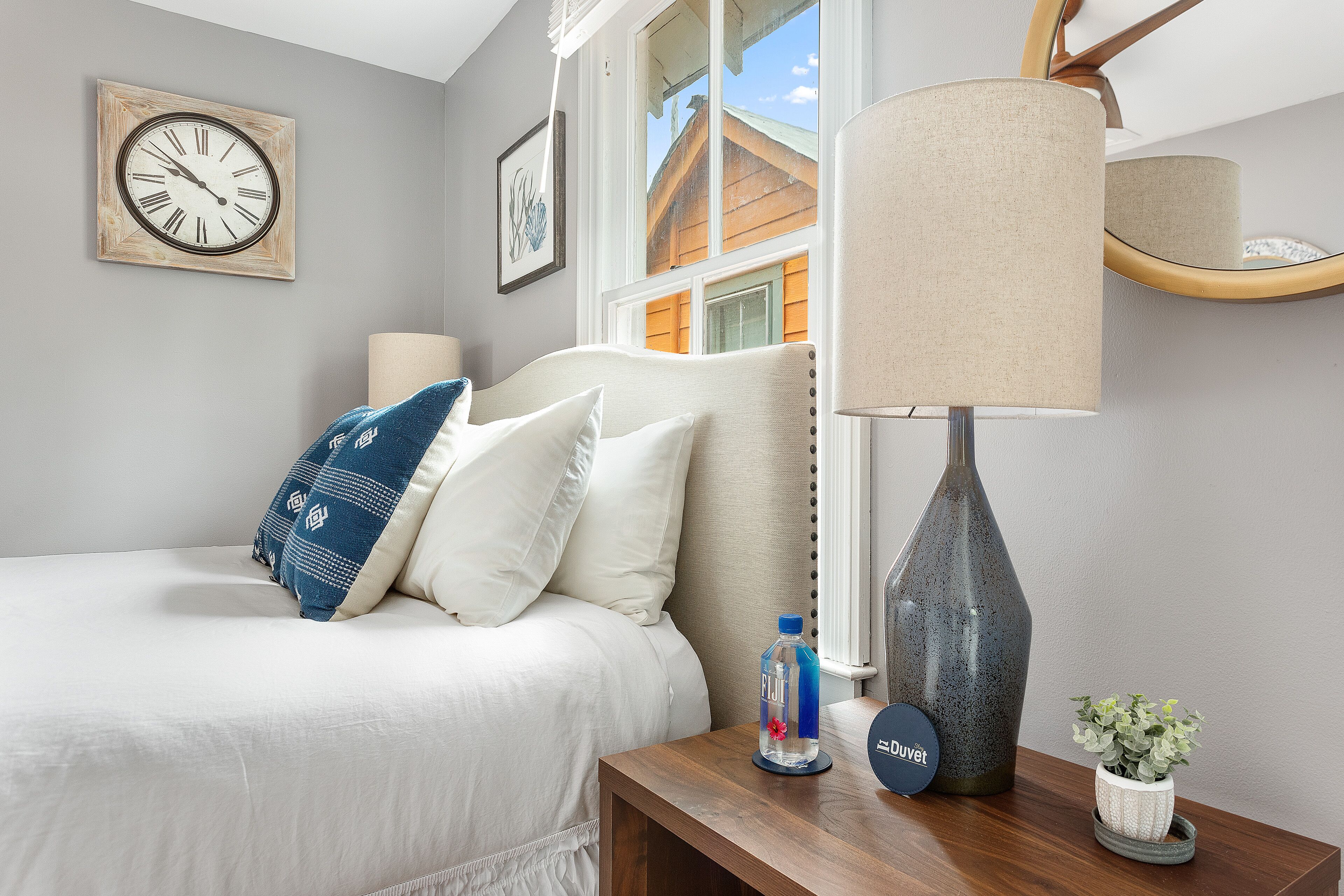 2 bedrooms, iron/ironing board, WiFi