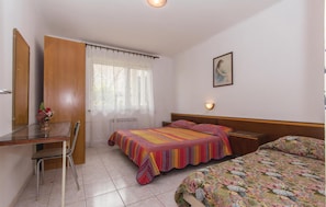 2 bedrooms, bed sheets